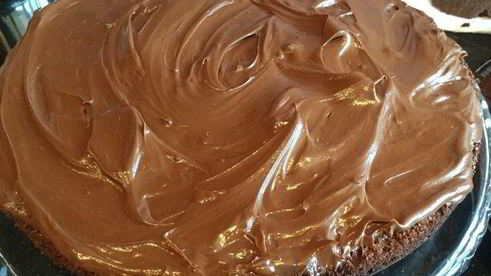 шоколадный торт с малиной и голубикой