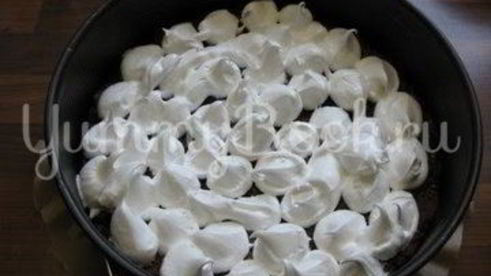 шоколадный торт с меренгой и маскарпоне