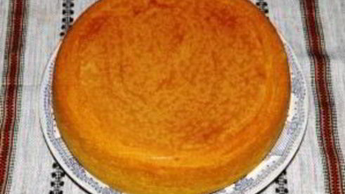 торт бисквитный с фруктами