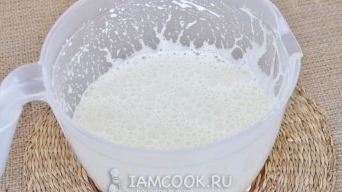 торт бисквитный с клюквой и яблоком клубничка