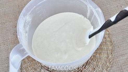 торт бисквитный с клюквой и яблоком клубничка