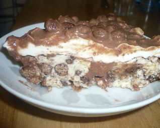 Торт из шоколадных шариков Катюша