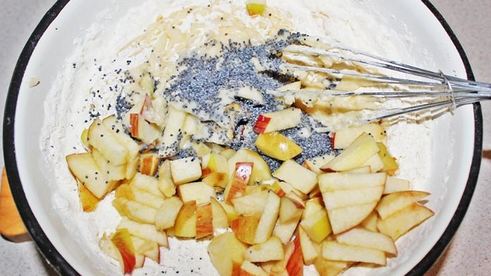 торт королевский с маком, орехами, изюмом