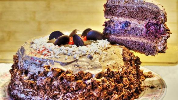 Рецепт Торт шоколадно-сливочно-вишневый Летающий