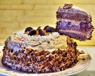 Торт шоколадно-сливочно-вишневый Летающий