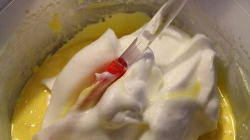 торт шоколадно-сливочно-вишневый летающий