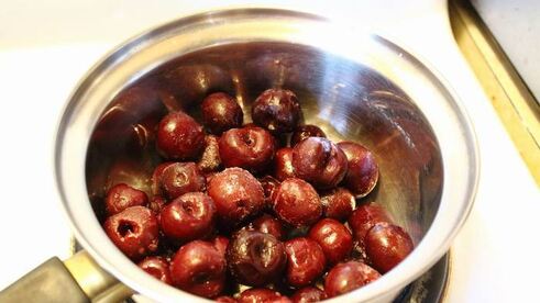 торт шоколадно-сливочно-вишневый летающий