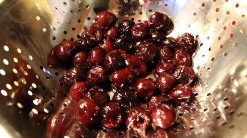 торт шоколадно-сливочно-вишневый летающий