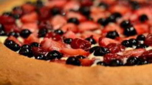 торт ягодная корзина