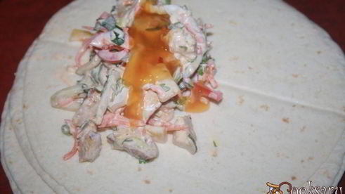 тортильи с курино-овощным салатом