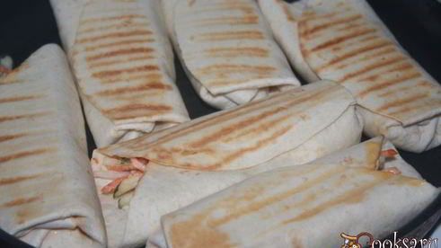 тортильи с курино-овощным салатом