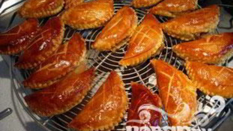 Рецепт яблочные конвертики с миндалем и изюмом