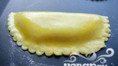 яблочные конвертики с миндалем и изюмом