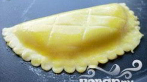 яблочные конвертики с миндалем и изюмом