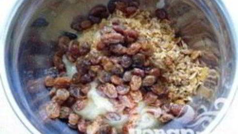 яблочные конвертики с миндалем и изюмом