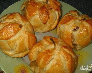 Яблоки в тесте, запеченные в духовке