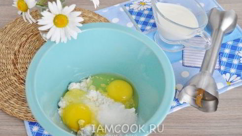 лапшевник детский с яблоком и изюмом