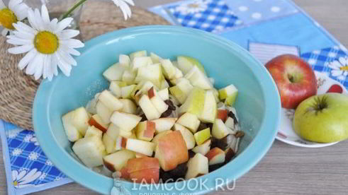 лапшевник детский с яблоком и изюмом