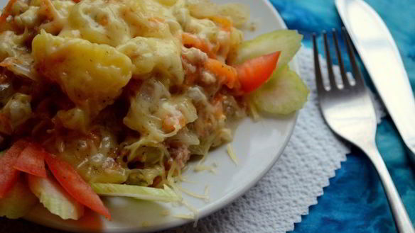 Рецепт Ленивая запеканка из овощей, фарша и мягкого сыра