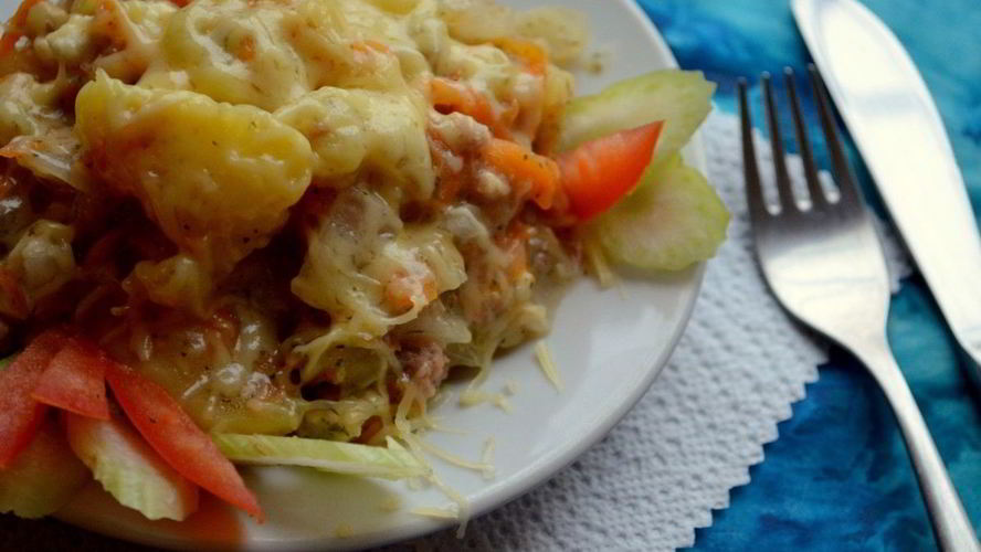 Рецепт ленивая запеканка из овощей, фарша и мягкого сыра