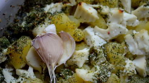 ленивая запеканка из овощей, фарша и мягкого сыра