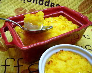 Манная запеканка на апельсиновом соке с творогом