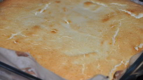 творожная запеканка с клубничным соусом