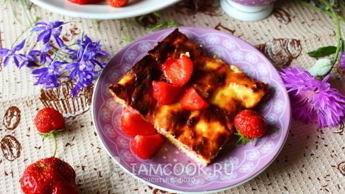 творожная запеканка с клубникой