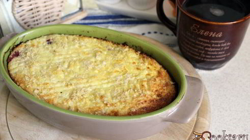 творожная запеканка с овсяными хлопьями и вишней