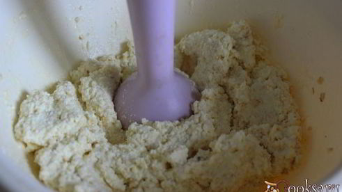 творожная запеканка с овсяными хлопьями и вишней