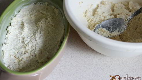 творожная запеканка с овсяными хлопьями и вишней