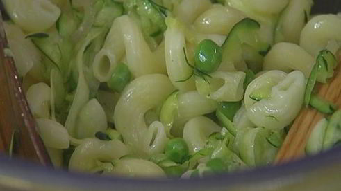 запеканка из макарон с горошком, цукини и творогом