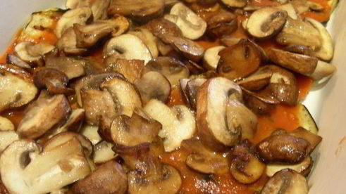 запеканка с баклажанами, грибами и моцареллой