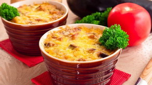 Рецепт Запеканка с баклажанами и фаршем с соусом Бешамель