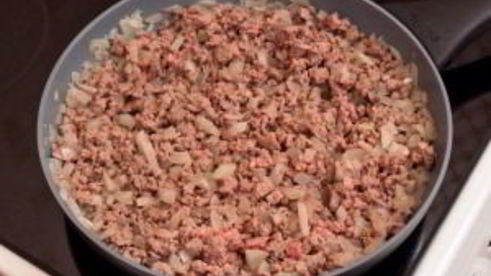 запеканка с баклажанами и фаршем с соусом бешамель