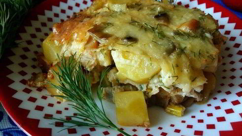 запеканка с курицей, грибами и луком-пореем