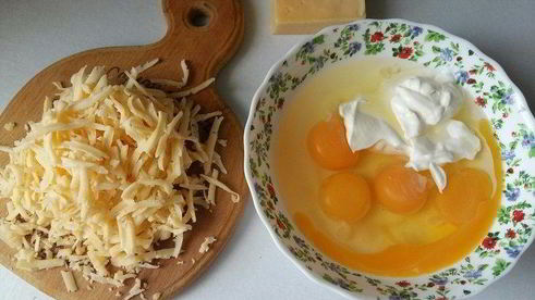 запеканка с курицей, грибами и луком-пореем