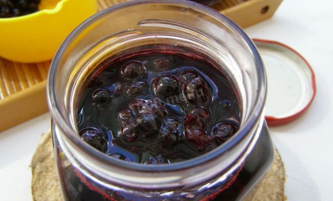 Черника в собственном соку на зиму без сахара