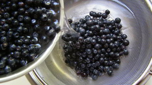 черника в собственном соку на зиму без сахара