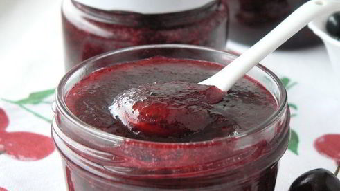 джем из черной смородины с вишней и яблоком