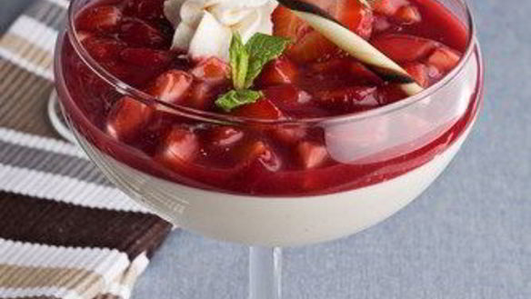 Рецепт Ванильный пудинг с джемом из свежей клубники