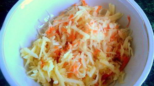 капуста квашенная с яблоками в банке