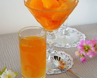 Десерт-компот из мушмулы на белом вине