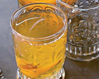 Компот из айвы с геранью