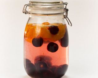 Компот из черешни с мандаринами