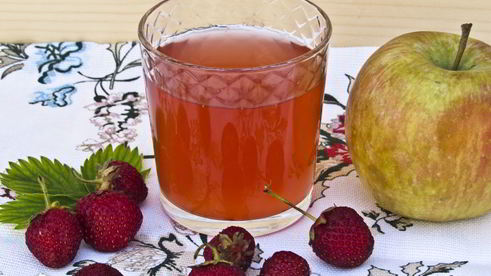 компот из клубники и яблок