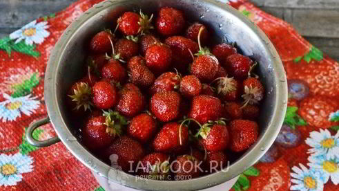 компот из клубники на зиму без стерилизации