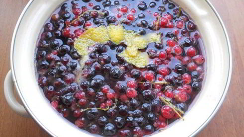 компот из красной и черной смородины