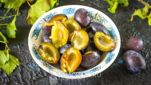 компот из винограда и слив на зиму