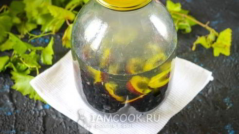 компот из винограда и слив на зиму